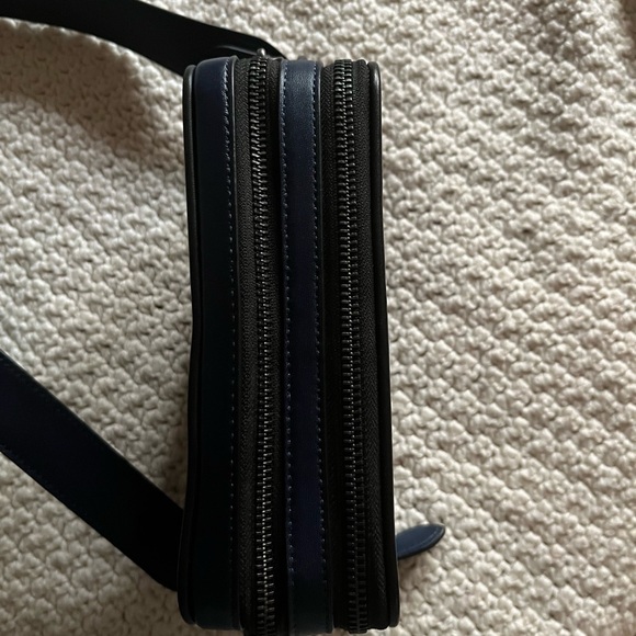 Coach Charter Crossbody Sling Front carry Pack belt bag - Picture 3 of 8